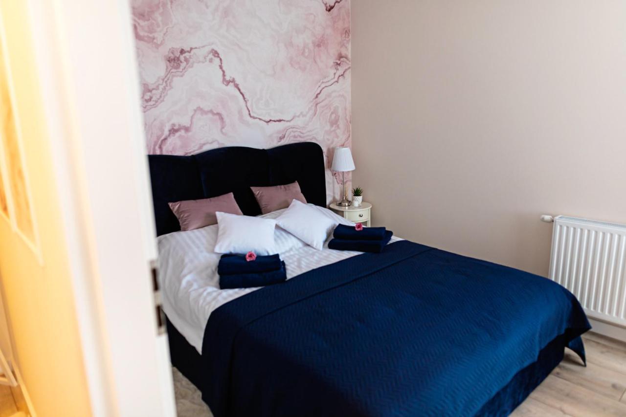 Apartament Bella Rosa Z Podziemnym Parkingiem เคียลเซ ภายนอก รูปภาพ